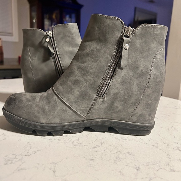 Athlefit Waterproof Gray Wedge Ankle Boots Size 9 - Picture 4 of 15